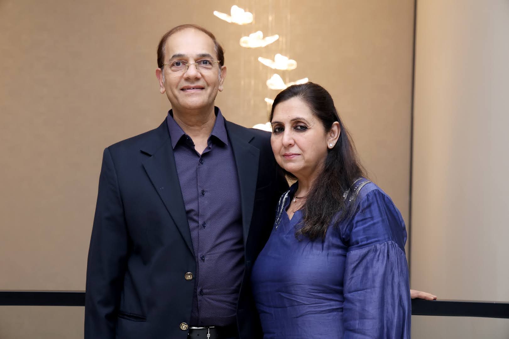 Suresh - Aarti Bhatia